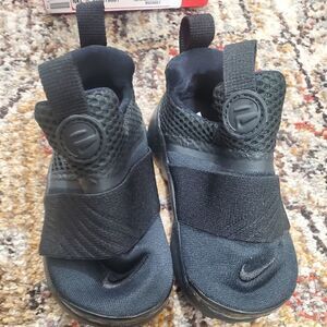 BNIB Nike Presto Extreme SE RUNS SMALL Black/black TD Toddler Size 8c